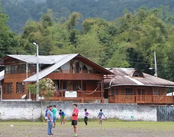 Fußballfeld in Mindo Ecuador