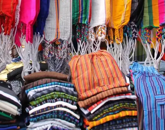 bunter Markt von Otavalo