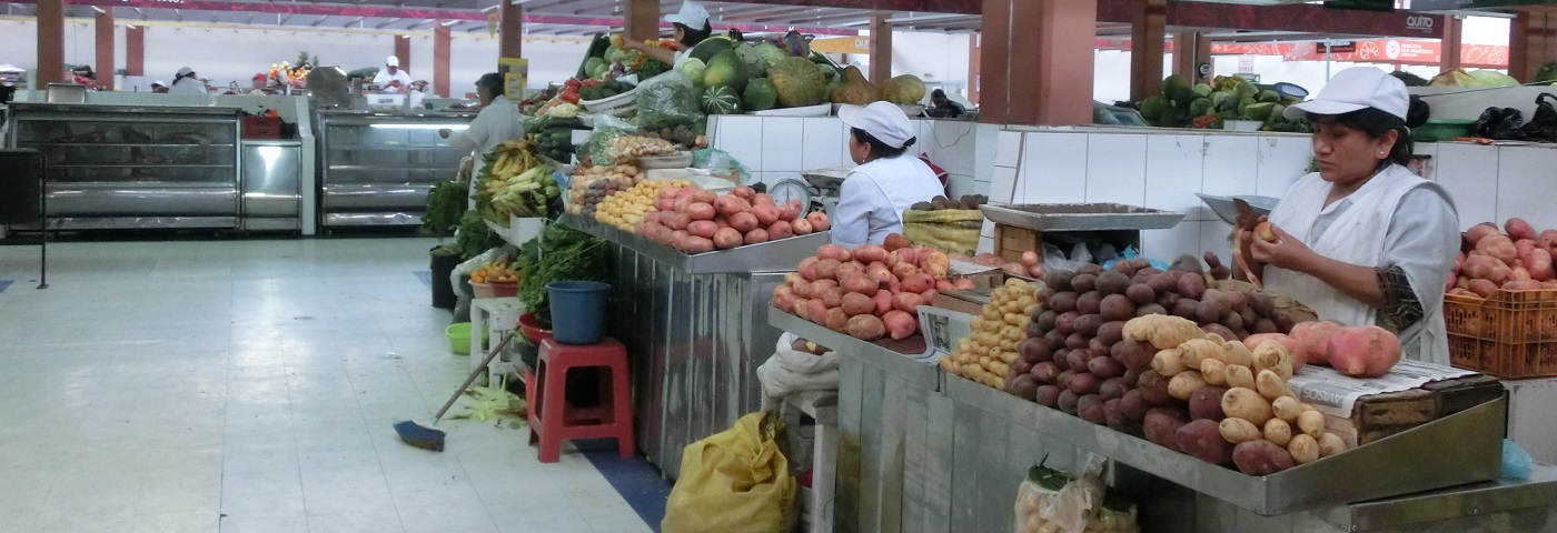 Marktstand mit Kartoffeln