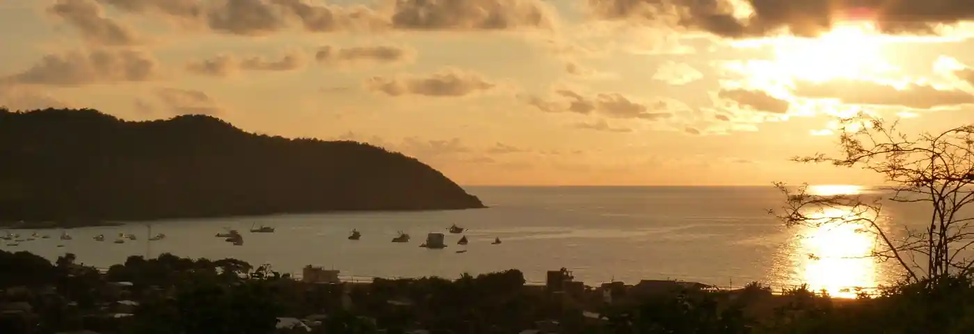 Sonnenuntergang über Puerto Lopez