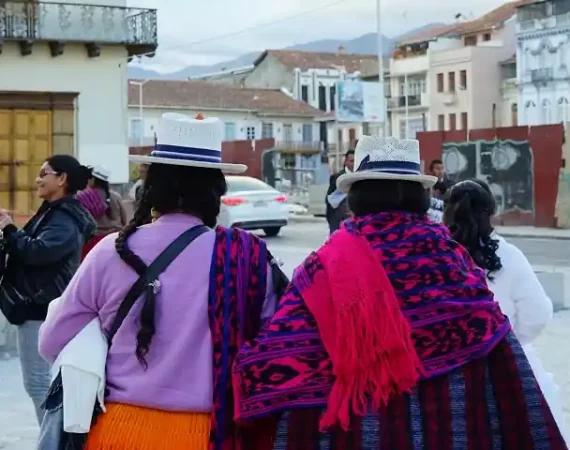 Frauen mit Panama Hüten in Cuenca