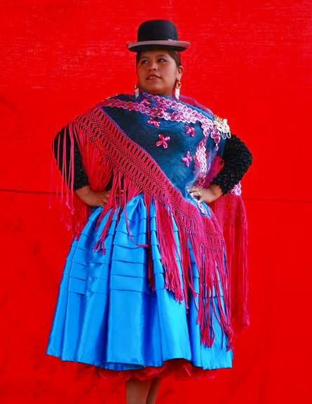 Typische Bekleidung indigener Frauen in La Paz; Peru - Bildquelle BBC News