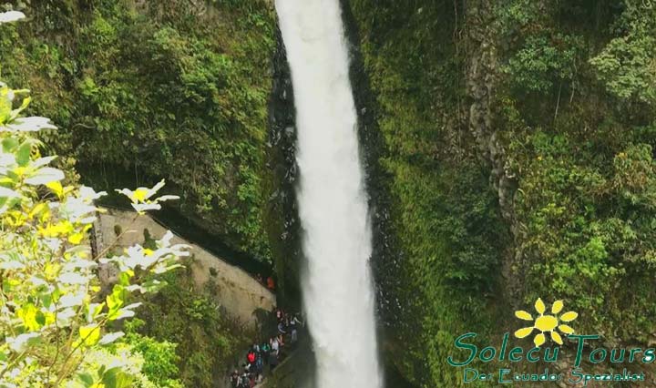 Wasserfall-Pfad in Baños, Ecuador