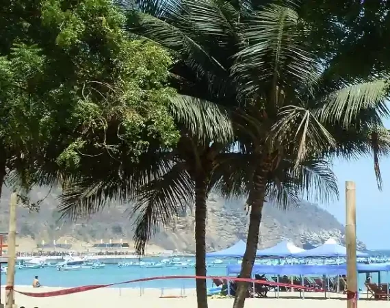 Strand von Puerto Lopez