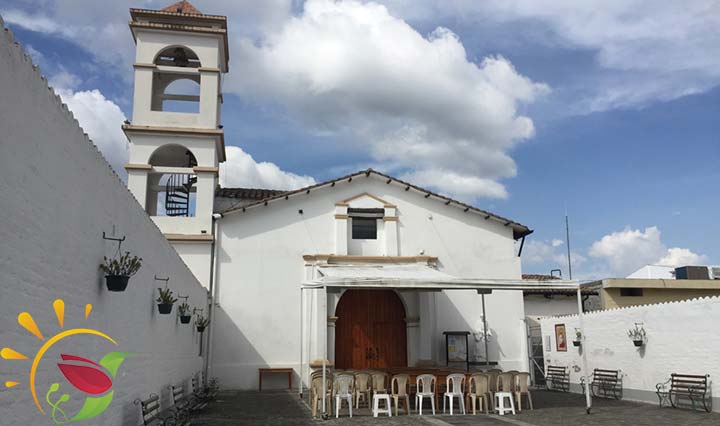Kirche in Cumbayás Zentrum