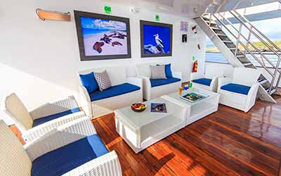 Lounge außen auf der Erste Klasse Galapagos Yacht Solaris