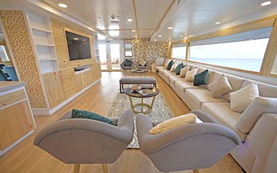 Lounge der Luxus Yacht Sea Star Galapagos