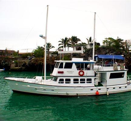 Galapagos Yacht Golondrina