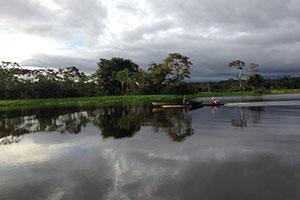 Boot im Amazonasgebiet Kolumbien