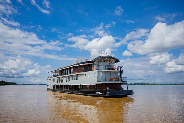 La Perla Amazonasschiff Außenansicht
