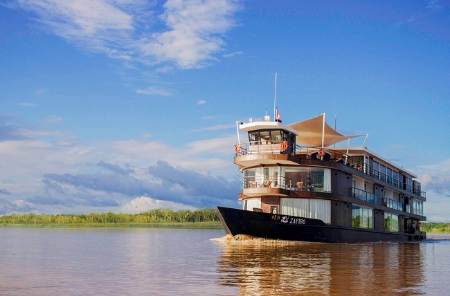 Schiff Zafiro auf dem Amazonas Fluss