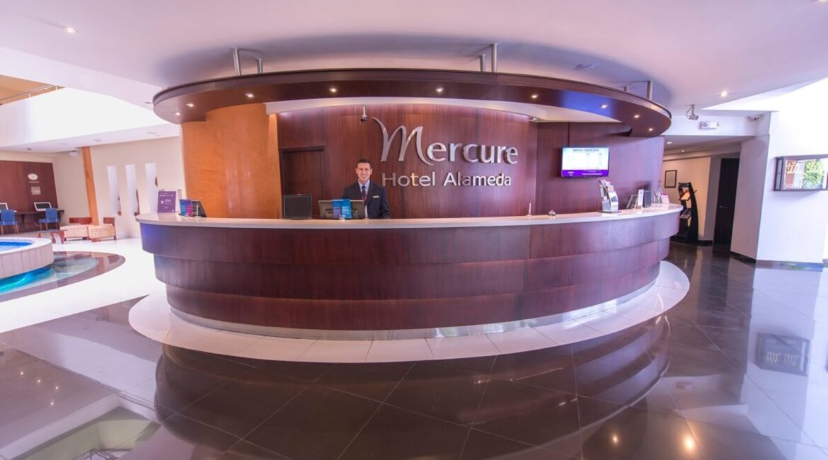Rezeption Hotel Mercure Alameda