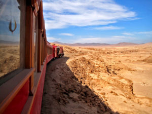 Zugfahrt durch die Atacama-Wüste