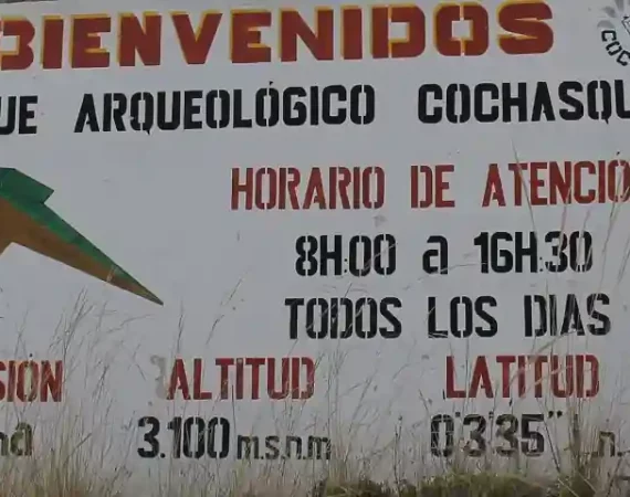 Eingang zur Ausgrabungsstätte Cochasqui
