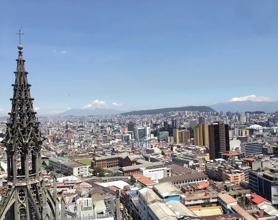 Aussicht vom Turm der Basilika Quito