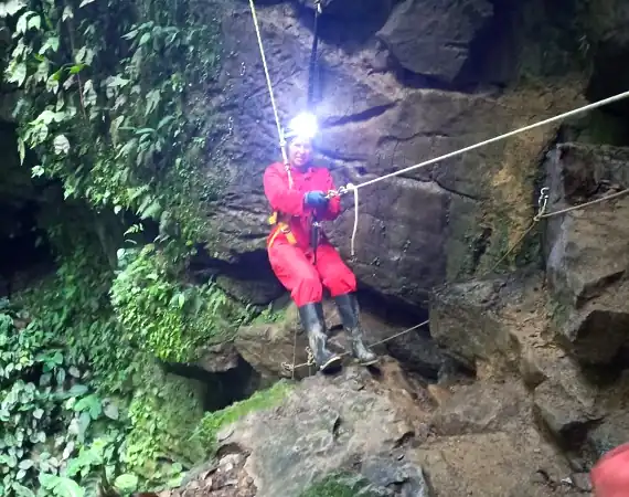 Abstieg Tayos Höhlen