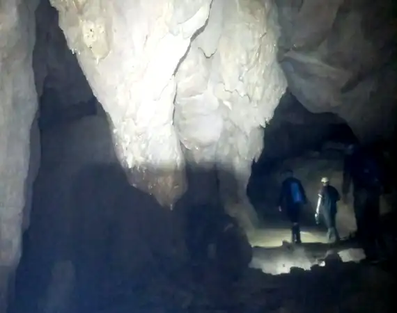 Tunnel innerhalb der Tayos Höhlen