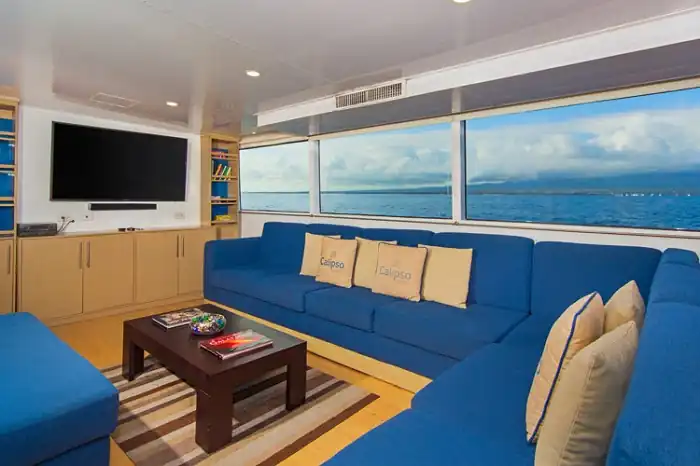 gemütliche Lounge der Yacht Calipso
