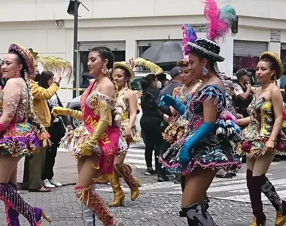 internationaler Karneval in der Marsical in Quito