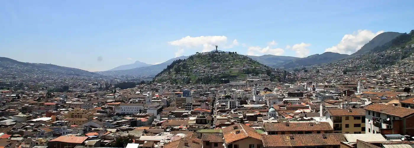 Panorama von Quito mit Panecillo Hügel