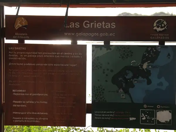 Informationsschild zu Besucherort Las Grietas auf Santa Cruz