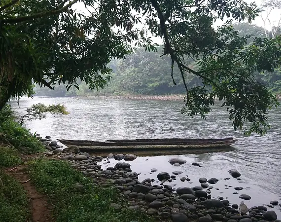 Kanu auf dem Rio Puyo