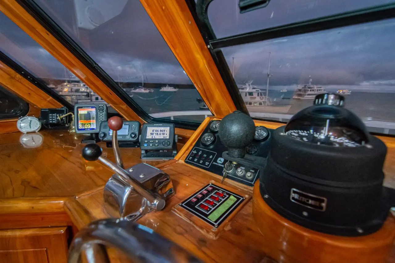 Brücke Yacht Aida Maria Galapagos