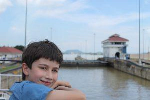 Nico in einer Schleuse