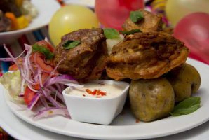 Unser Reisetipp für Peru: Probieren Sie das Gericht Pachamanca