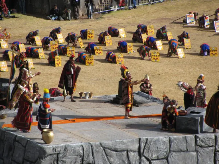 Schauspieler inszenieren das Sonnenfest der Inka Schauspieler inszenieren das Sonnenfest der Inka
