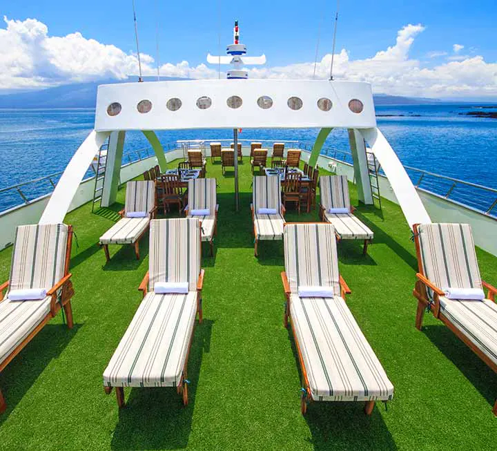 Sonnendeck der Yacht Solaris