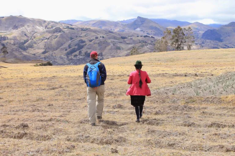 Wandern und Zeit für Gespräche bei einer Reise durch Ecuador Wandern und Zeit für Gespräche bei einer Reise durch Ecuador