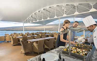 Al Fresco Dining Area Außenbereich der Galapagos Yacht Santa Cruz