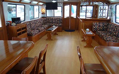 Gemeinschaftsbereich der Galapagos Yacht Angelito