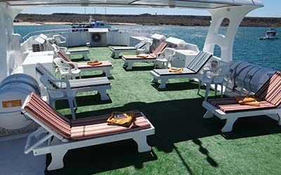 Sonnendeck der der Galapagos Yacht Angelito