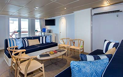 Lounge auf dem Galapagos Katamaran Archipel I