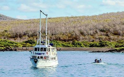 Gemeinschaftsbereich Außen der Galapagos Yacht Golondrina