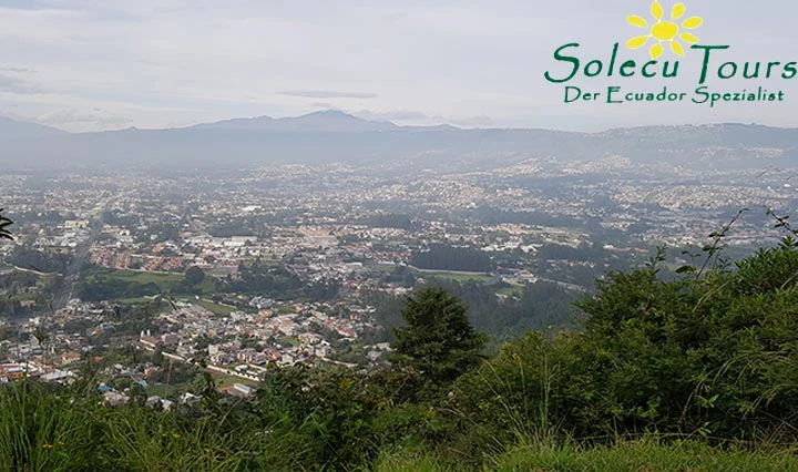 Beim Besteigen des Vulkans Ilaló bieten sich fantastische Aussichten