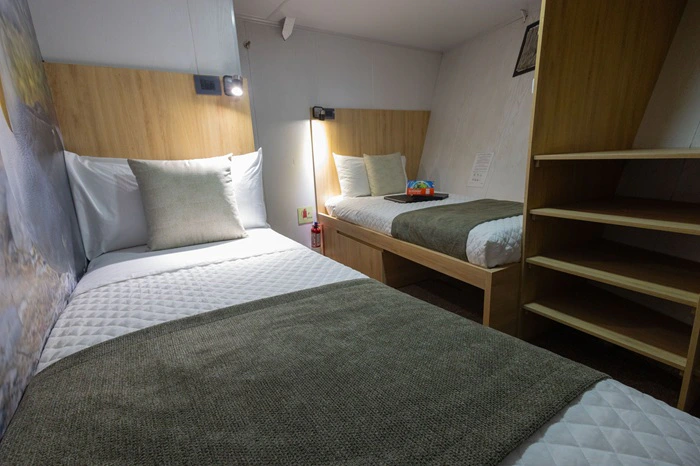 Inneres einer Twinkabine der Galapagos Motoryacht Bonita