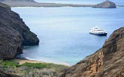 Kreuzfahrt auf dem Erste Klasse Galapagos Katamaran Cormorant