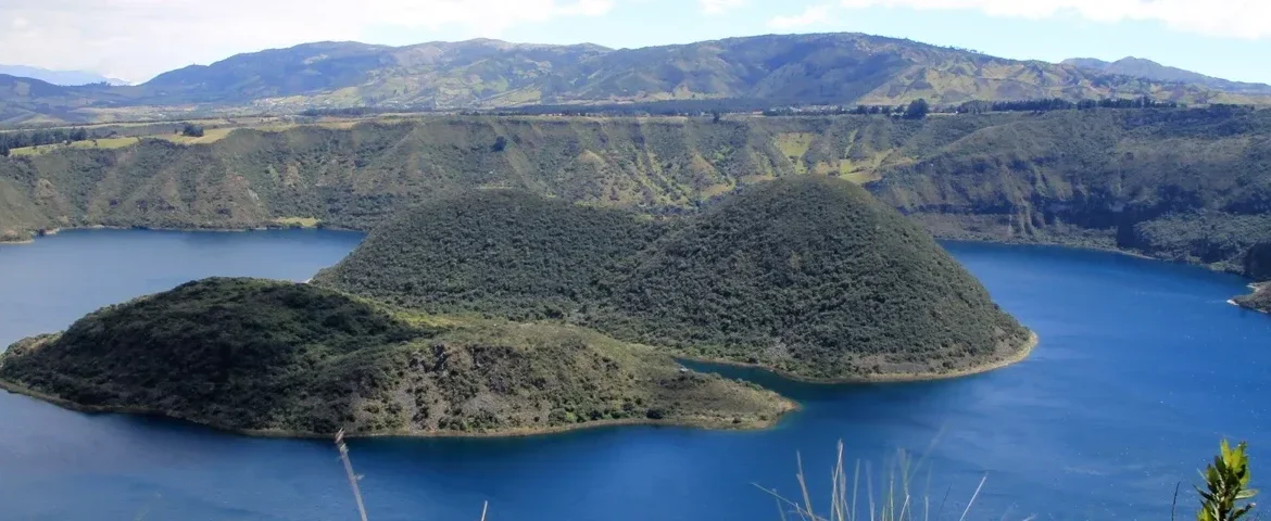 cuicocha lagune ecuador banner