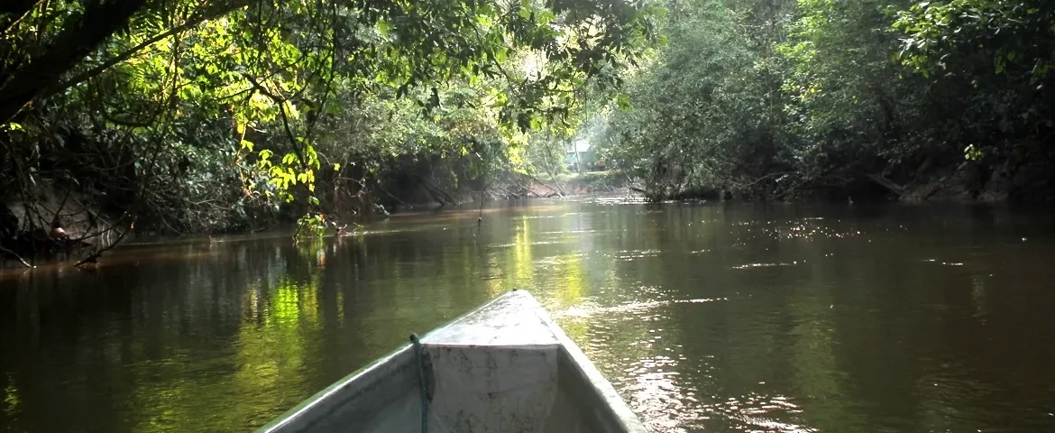 cuyabeno fluss boot ecuador banner