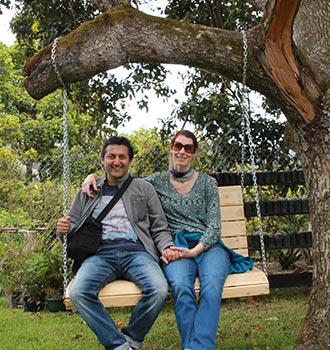 Dorit und Xavier auf Hollywood Schaukel