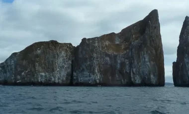 Kicker-Rock-San-Cristobal.webp Kicker-Rock-San-Cristobal.webp