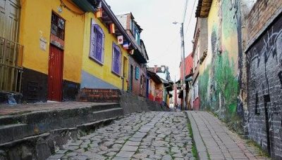 Bogota bunte Häuser in Gasse