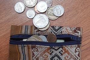 Geldbeutel mit Münzen für Trinkgeld
