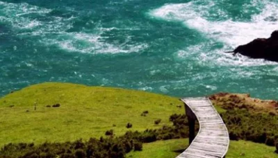 Steg zum Meer auf der Insel Chiloé
