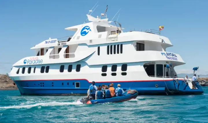 Schlauchboot mit Natural Paradis