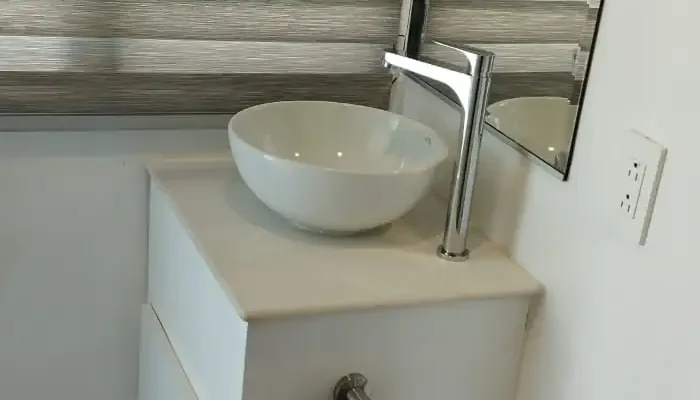 Waschbecken in einem Bad der Estrella del Mar