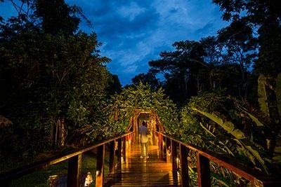 Brücken im Außenbereich der Posada Lodge im peruanischen Regenwald - Peru Regenwald Lodges